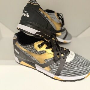 NEW DIADORA N9000 ARROWHEAD 80013 BLACK GOLD. Size 13 men